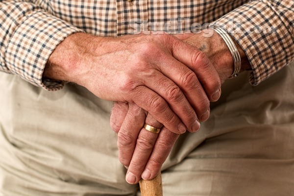 Assistenza materiale e morale a favore dei genitori anziani