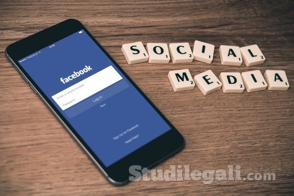 Le linee guida sui contenuti vietati su Facebook