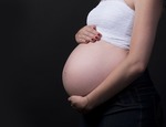 Maternità surrogata: in Italia è vietata