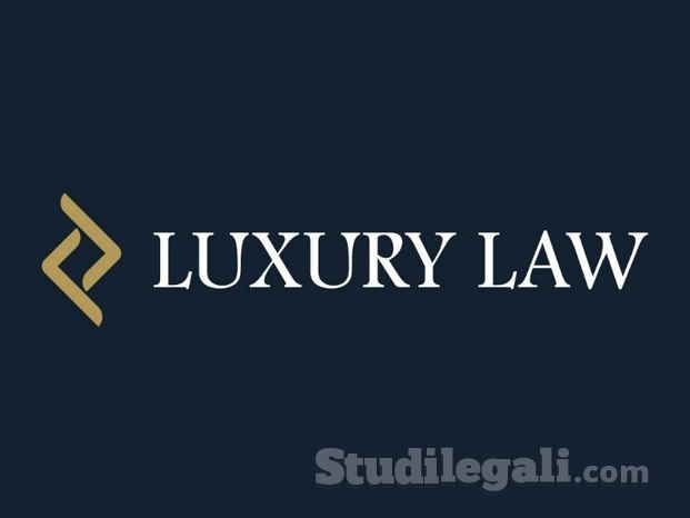 Logo Luxury Law.jpg