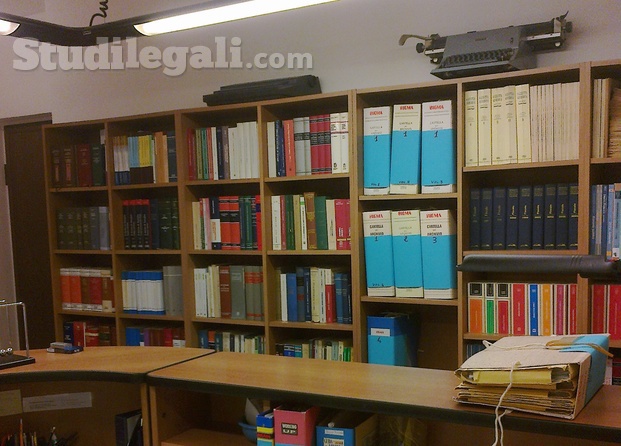 la biblioteca dello studio